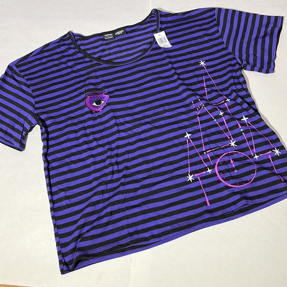 Disney Tops - Disney Her Universe Magic Kingdom Haunted Mansion Walt Disney World tshirt XL